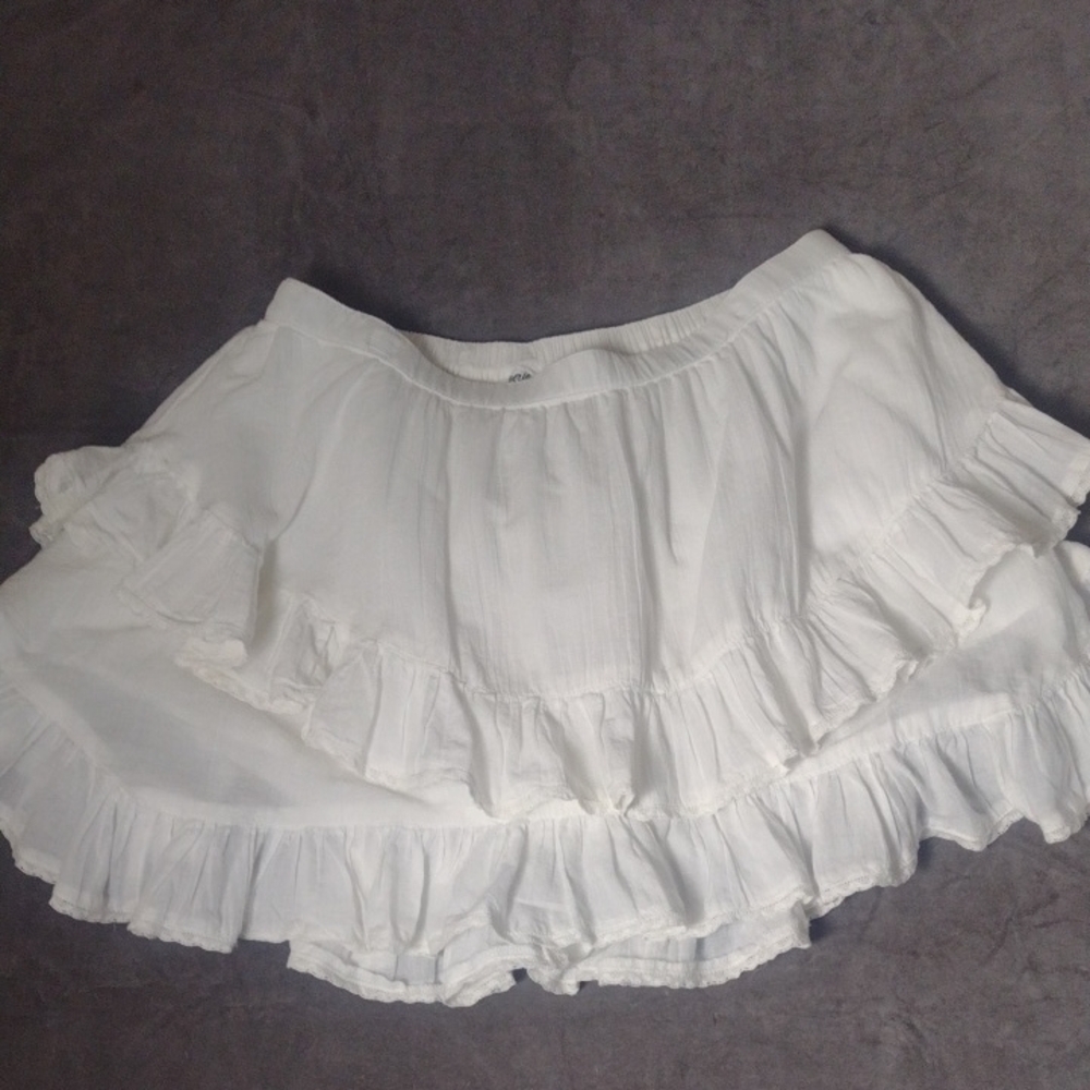 Aerie Large Ivory Ruffle A-Line Skirt Lined Shorts